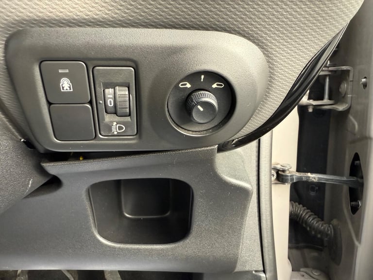 2015 Citroen C4 Cactus 1.6 BlueHDi Flair Hatchback 5dr Diesel Manual Euro 6 (s/s) (100 ps) HATCHB...