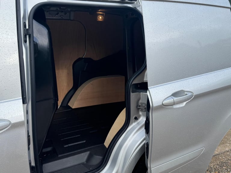 2022 Ford Transit Courier 1.0 EcoBoost Limited L1 Euro 6 5dr PANEL VAN Petrol Manual