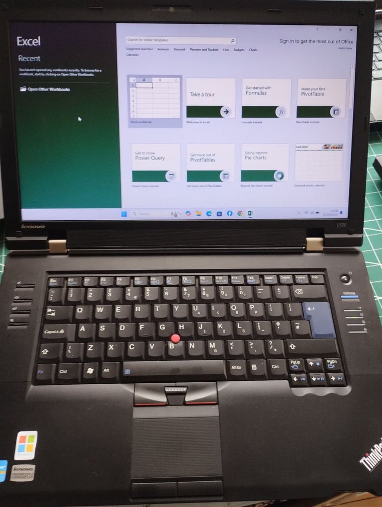 Lenovo Laptop. Windows 11, FULL MS OFFICE, 8GB RAM, 128GB SSD,DVD, Delivery.  Big screen
