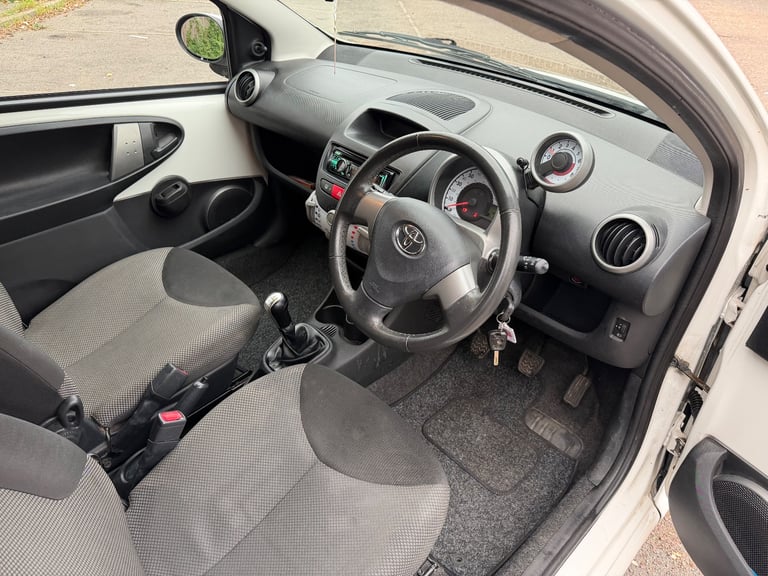 Toyota, AYGO, Hatchback, 2013, Manual, 998 (cc), 3 doors