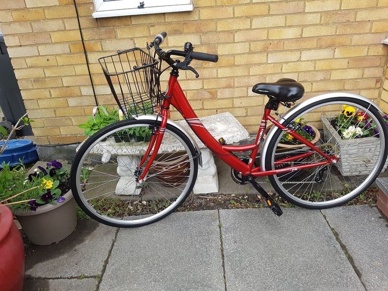 LADIES HYBRID 700c WHEEL WITH BASKET 16" FRAME GREAT CONDITION