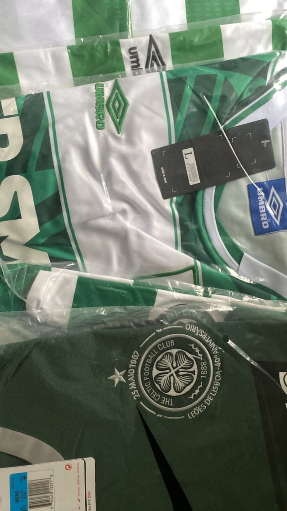 image for Celtic Tops / Football Shirts 