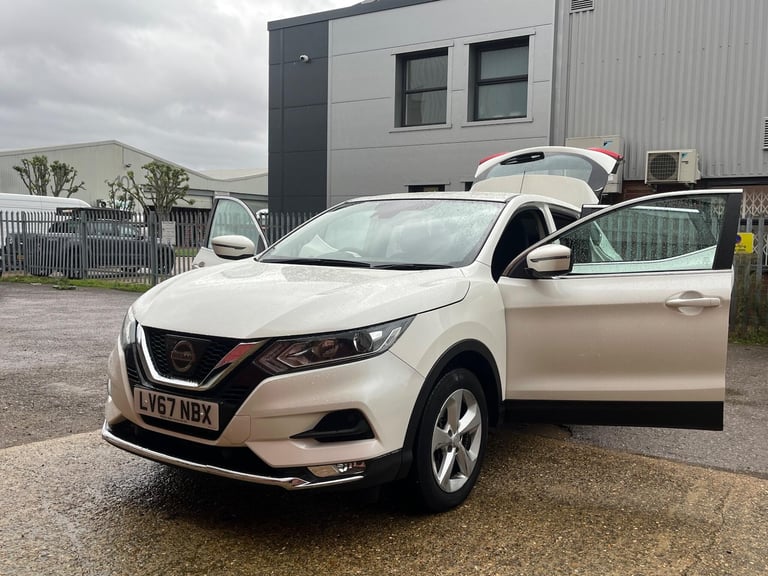 2017 Nissan Qashqai 1.2 DIG-T Acenta XTRON Euro 6 (s/s) 5dr HATCHBACK Petrol Automatic