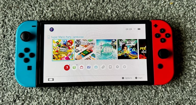 Nintendo Switch OLED - Boxed with original accessories. Excellent