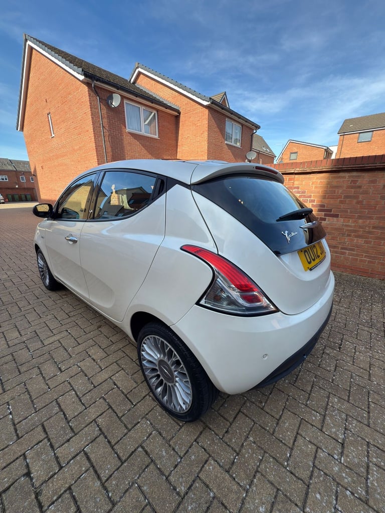 2012 Chrysler Ypsilon 1.3 M-Jet Limited 5dr HATCHBACK Diesel Manual