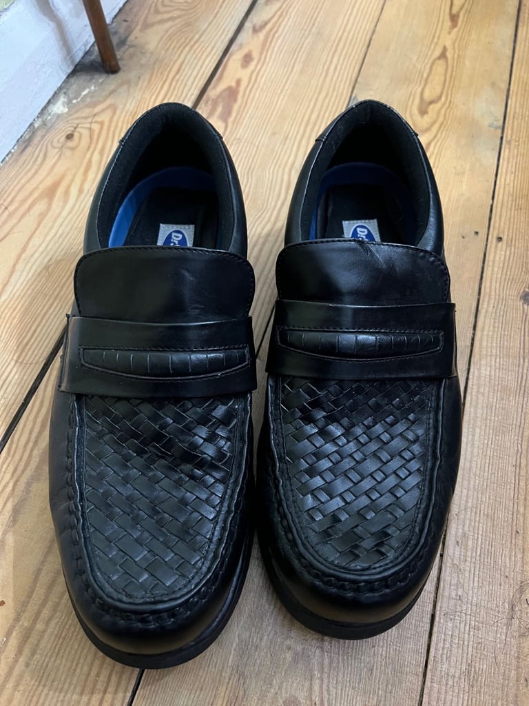 image for mens Dr Scholls wide fit black Weaver slip on leather shoes size 12W 