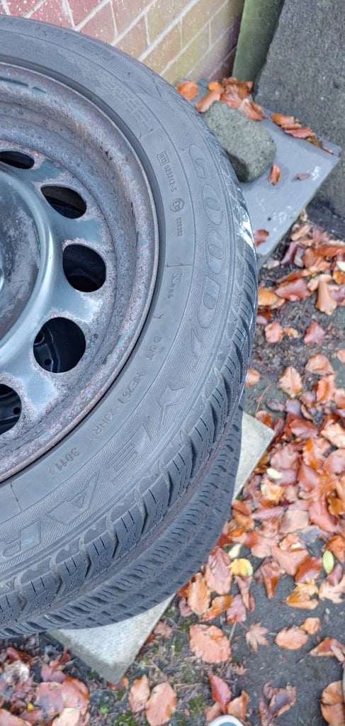 BMW winter tyers and wheels 195 55 R16 hankook goodyear