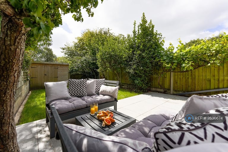 3 bedroom house in Church Road, Poole, BH14 (3 bed) (#2636674)