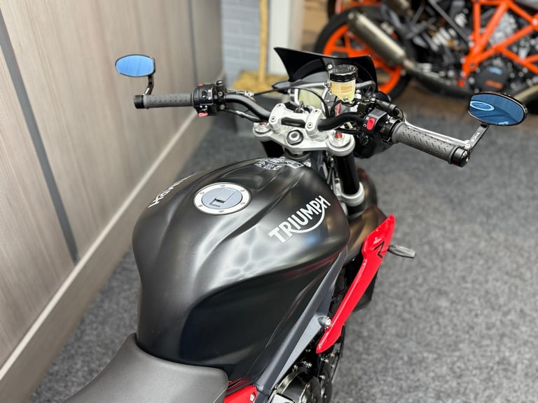2015 65 Triumph Street Triple 675 R - Only 14168 Miles - SC GP Exhaust ++