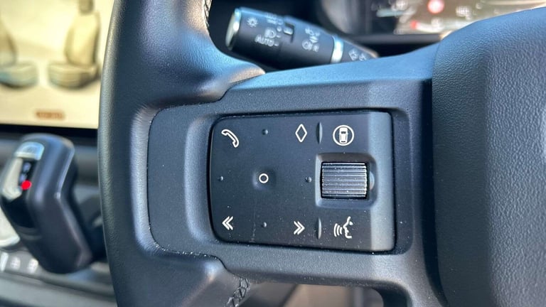 2024 Land Rover Defender 3.0 D250 X-Dynamic HSE 90 3dr Auto ESTATE DIESEL Automatic