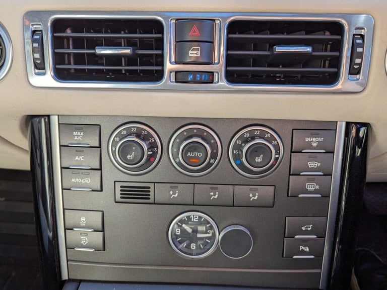 2011 Land Rover Range Rover 4.4 TD V8 Vogue SUV 5dr Diesel Auto 4WD Euro 5 (313 bhp) ESTATE Diese...