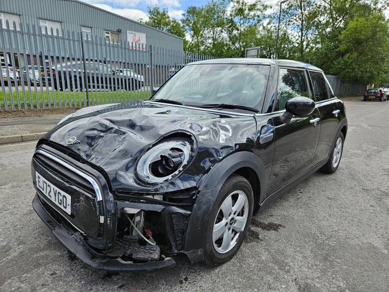 2022 72 MINI Hatchback 1.5 Cooper Classic 5dr Auto Black Damaged Salvage