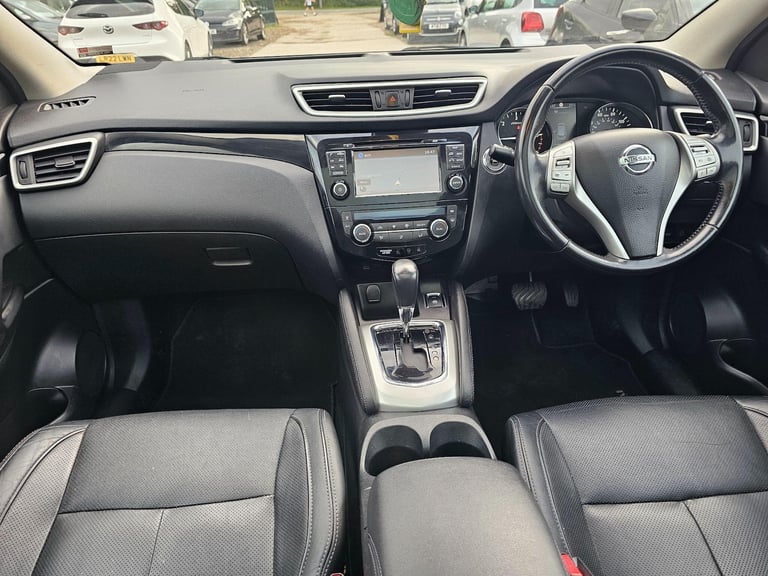 2015 Nissan Qashqai 1.6 dCi Tekna XTRON 2WD Euro 6 (s/s) 5dr HATCHBACK Diesel Automatic