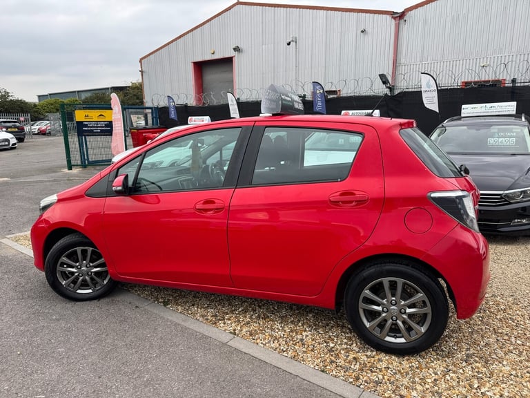 2014 Toyota Yaris 1.33 VVT-i Icon+ 5dr HATCHBACK Petrol Manual
