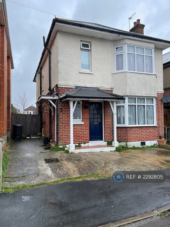 2 bedroom flat in Draycott Road, Bournemouth, BH10 (2 bed) (#2292805)