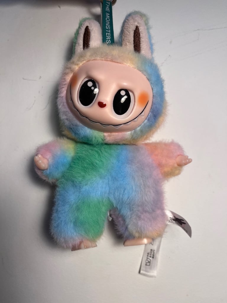 Labubu rainbow