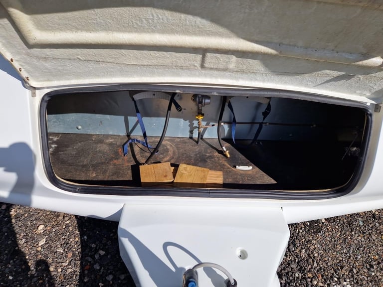 2006 Compass Rambler 18/4L Single axlle 4 Berth Motor Mover Fixed Bed L shape