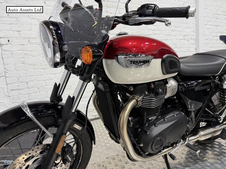 2024 Triumph Bonneville T100 900 Roadster/Retro Petrol Manual Euro 5 (65 ps) Roadster/Retro Petro...