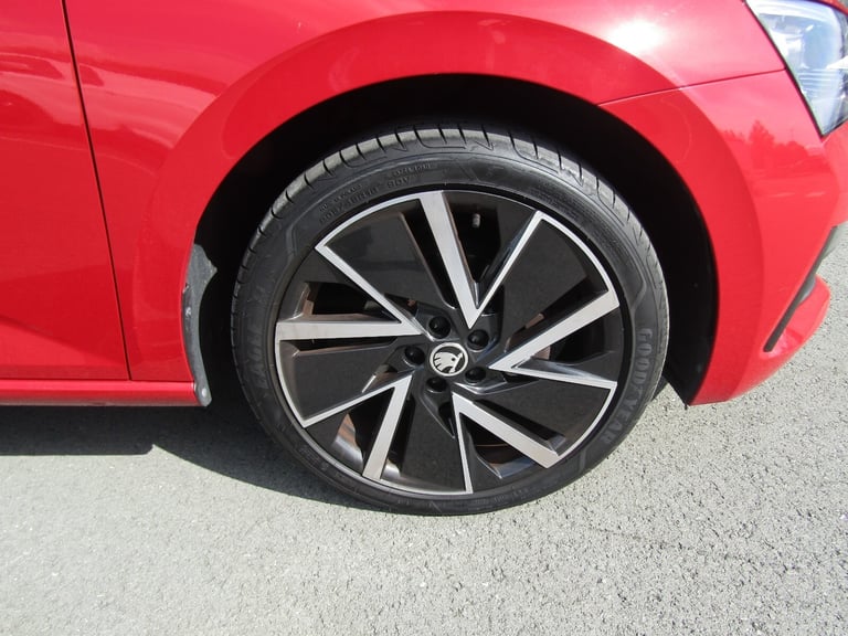 2021 Skoda Scala 1.6 TDI SE L 5dr - Glass Pan Roof / Sat Nav / 18'' Alloys and more! Hatchback Di...