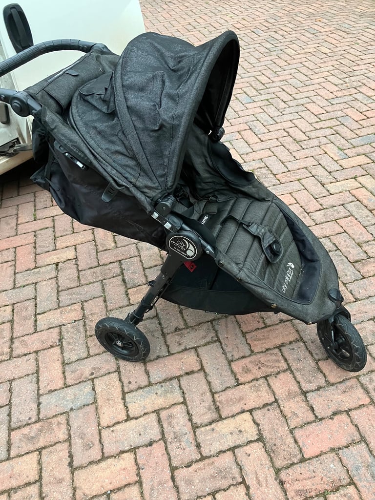 Baby jogger pram