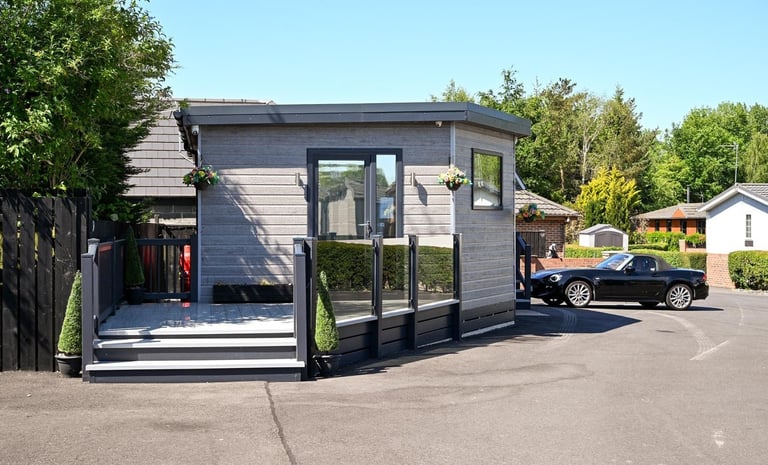 Atlas Debonair Lodge in York  - Lodge / Caravan 