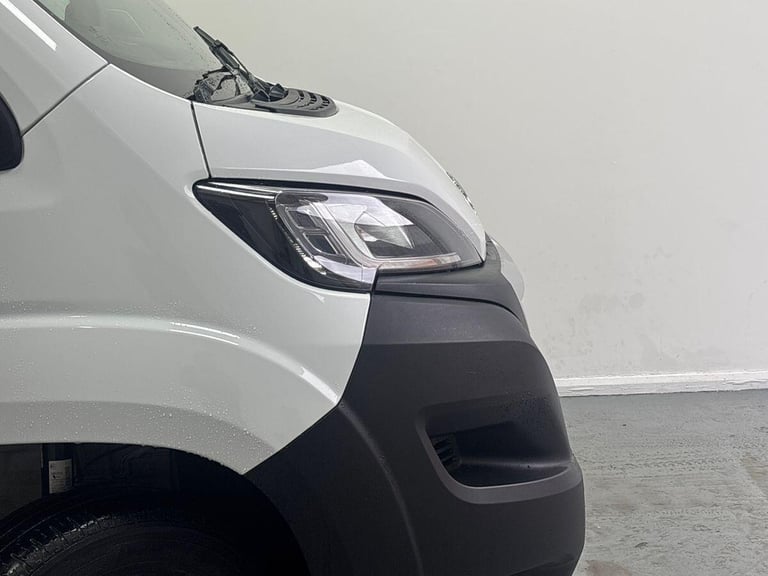  Peugeot Boxer 2.2 BlueHDi 335 Professional Premium + L3 High Roof Euro 6 (s/s) 5dr Diesel Manual