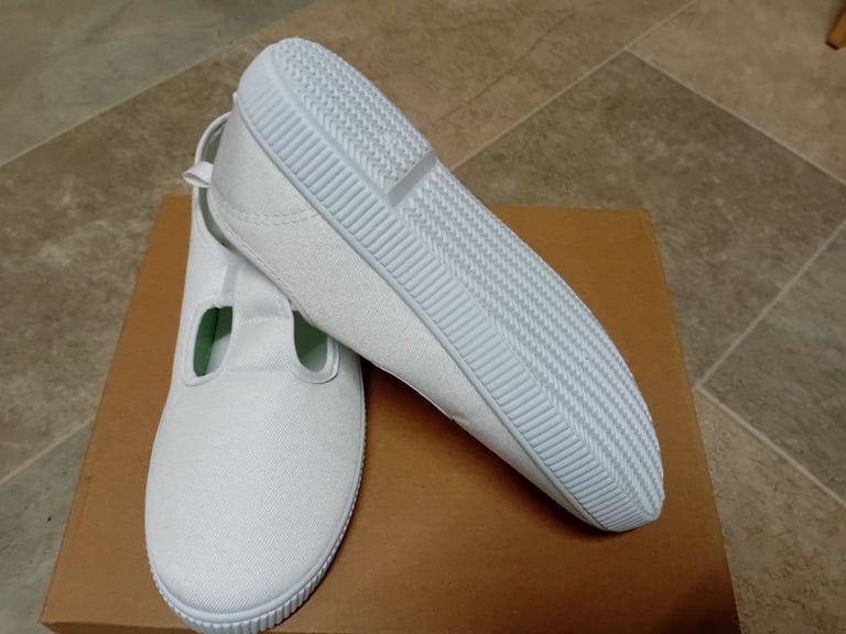 Breand New Womens Girls Pumps Casual Flat Wear Plimpsole Footwear Boxed White