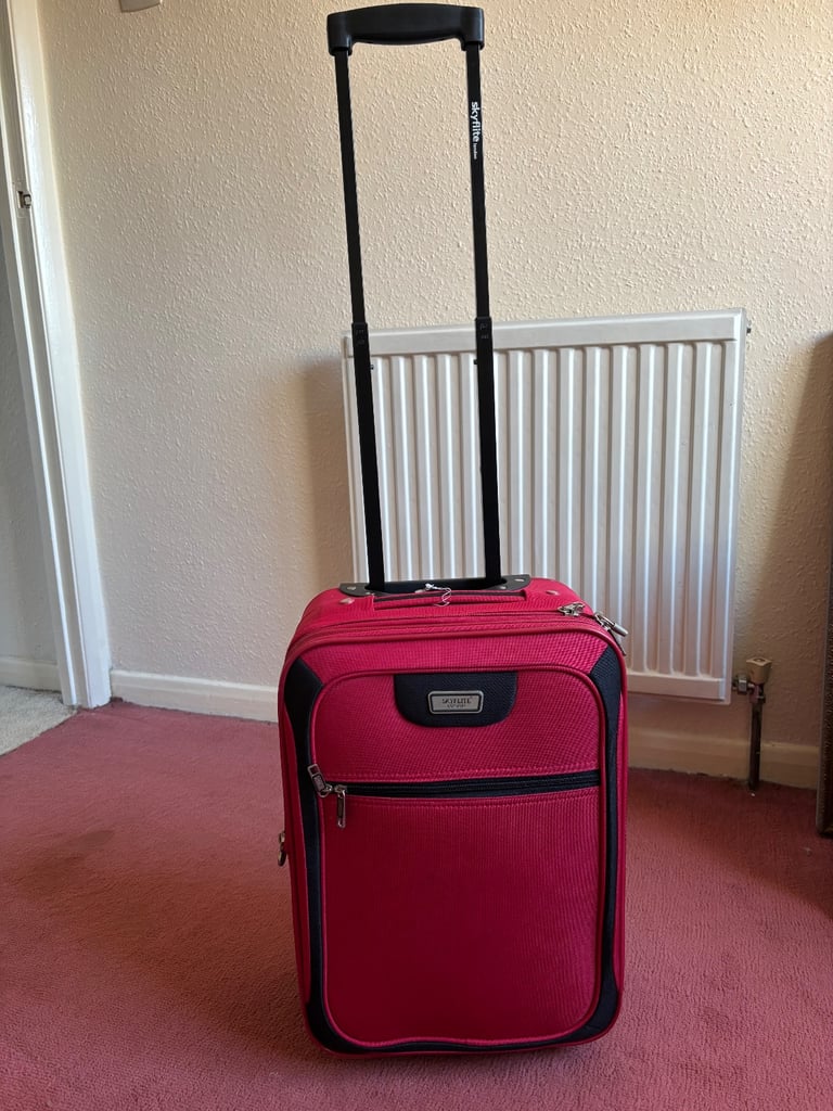 Small hand luggage suitcase 