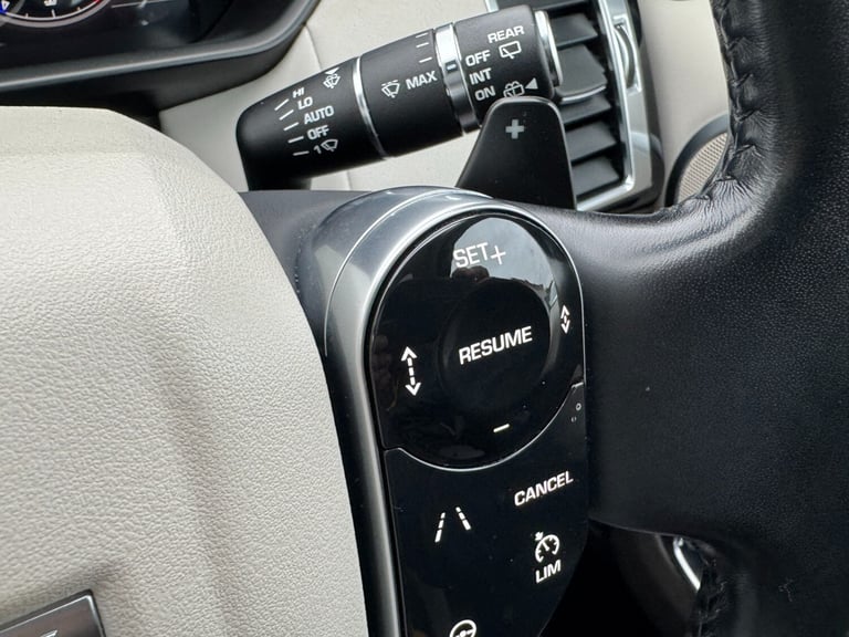 2019 Land Rover Discovery 2.0 SD4 HSE SUV 5dr Diesel Auto 4WD Euro 6 (s/s) (240 ps) ESTATE Diesel...