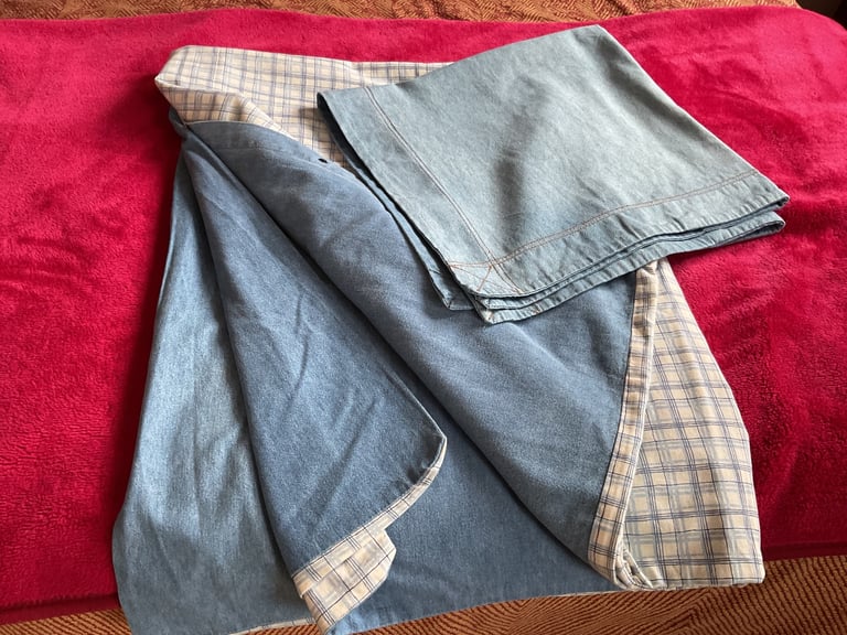 Plain blue single & check Duvet Cover Plus large blue square Pillow Case