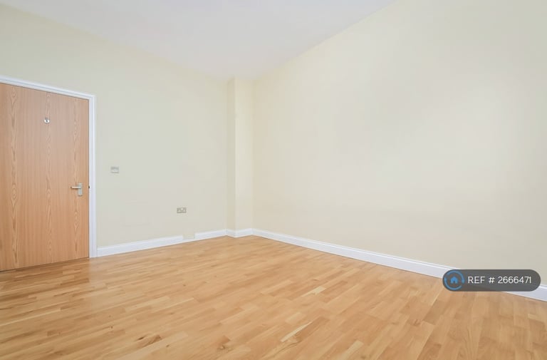 2 bedroom flat in Jowett Street, London, SE15 (2 bed) (#2666471)