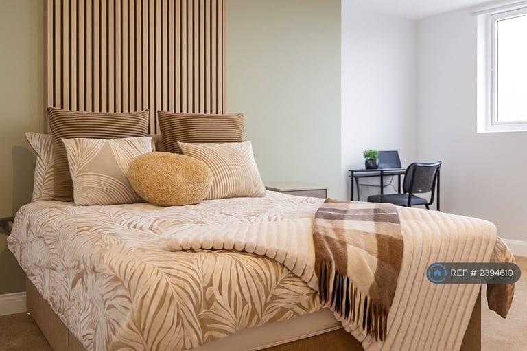 6 bedroom house in Lyndale Avenue, Bridgwater, TA6 (6 bed) (#2394610)