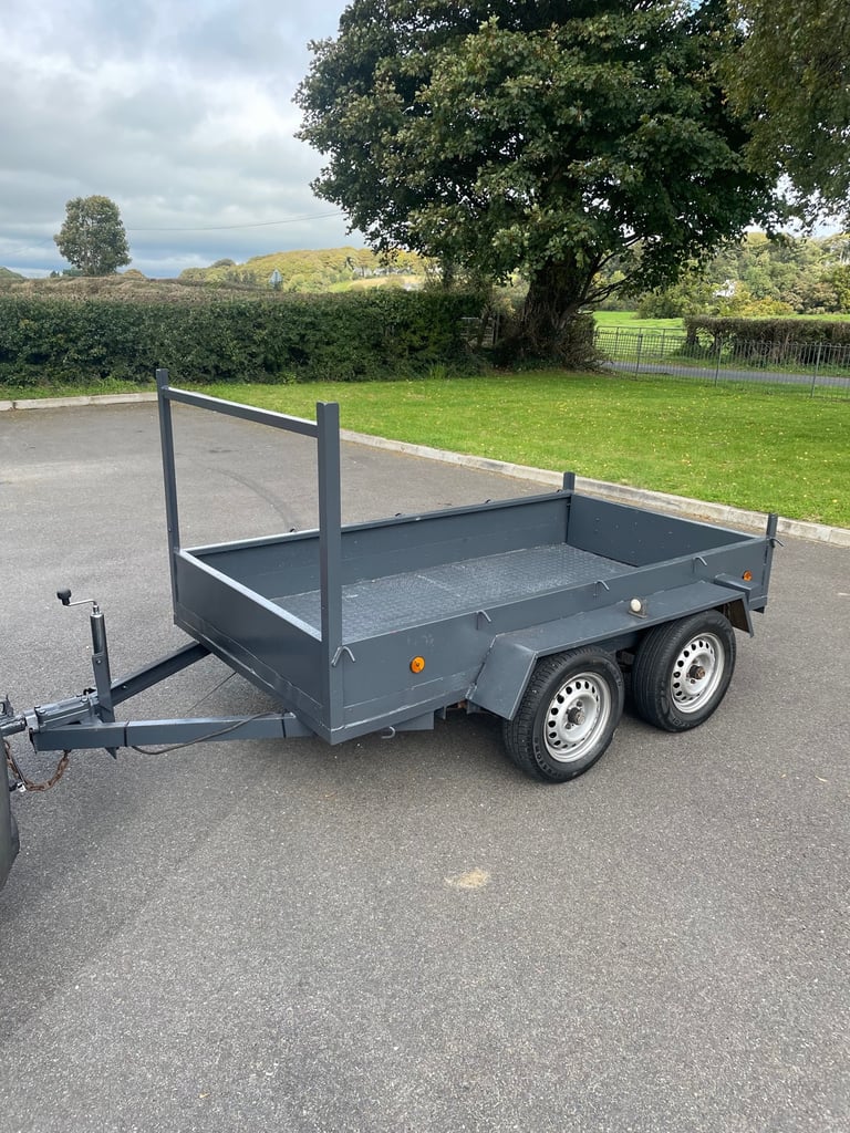 Steel trailer with brakes