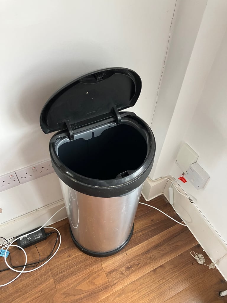 Free Curver Bin – collection only