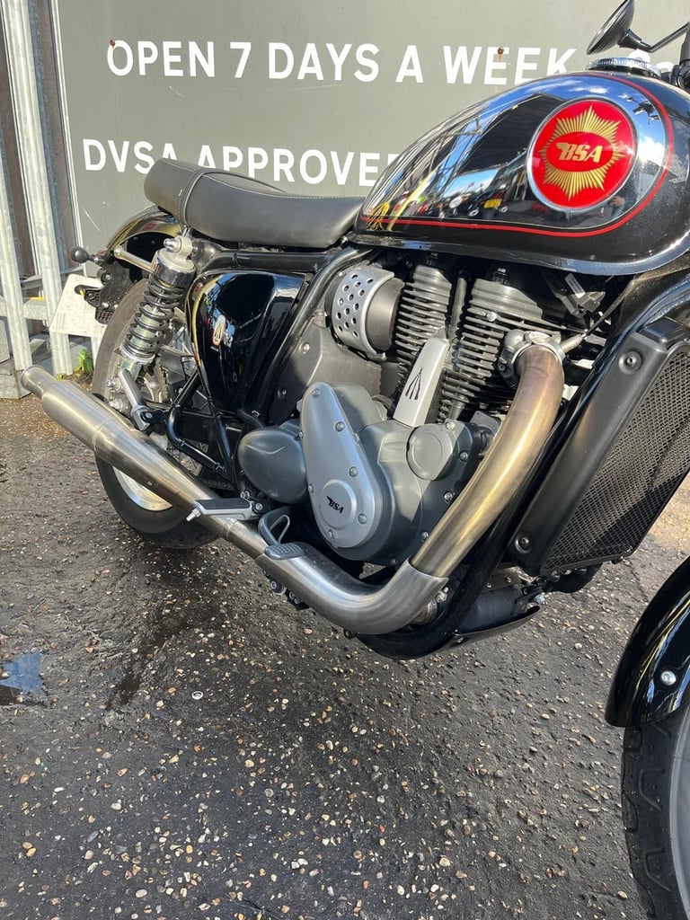 BSA Gold Star 650cc Classic Motorcycle Midnight Black Ex-Demo 376 Miles 2025