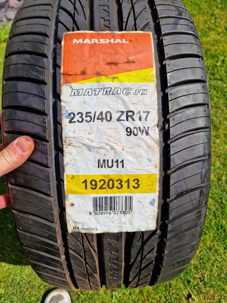 FOR SALE TYRE MARSHAL SIZE 235/40/17 BRAND NEW NEAVER FITTED COLLECTION ONLY