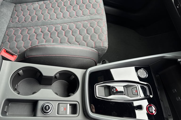 2025 Audi RS3 2.5 TFSI Carbon Vorsprung S Tronic quattro Euro 6 (s/s) 4dr Saloon Automatic