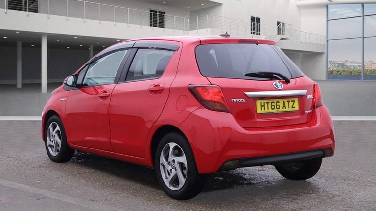  Toyota Yaris 1.5 VVT-h Icon E-CVT Euro 6 5dr Petrol/Electric Hybrid Automatic