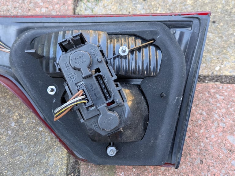 Seat Toledo (Mk2) Rear Light Bar