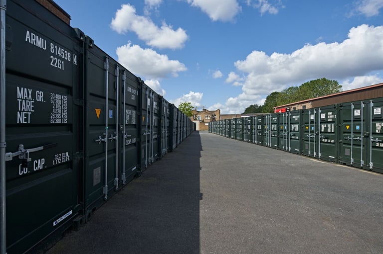 Low-cost storage in secure shipping containers in Docklands
