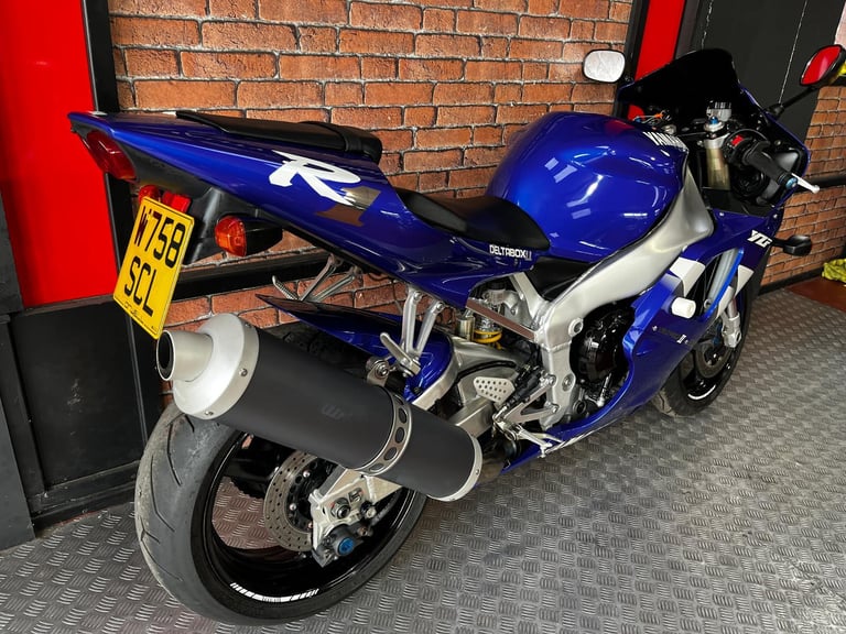 Yamaha YZF R1 5JJ LOVLEY CLEAN EXAMPLE