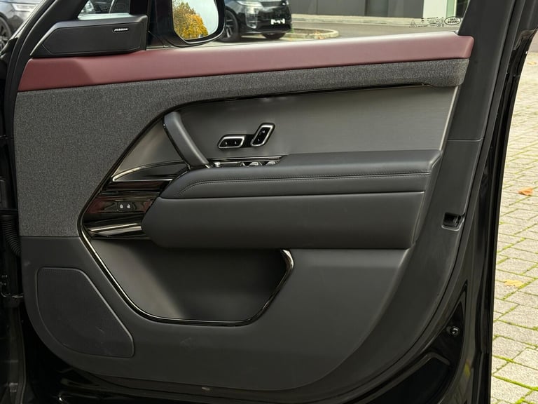 2023 Land Rover Range Rover Sport 3.0 D300 MHEV Dynamic SE SUV 5dr Diesel Auto 4WD Euro 6 (s/s) (...