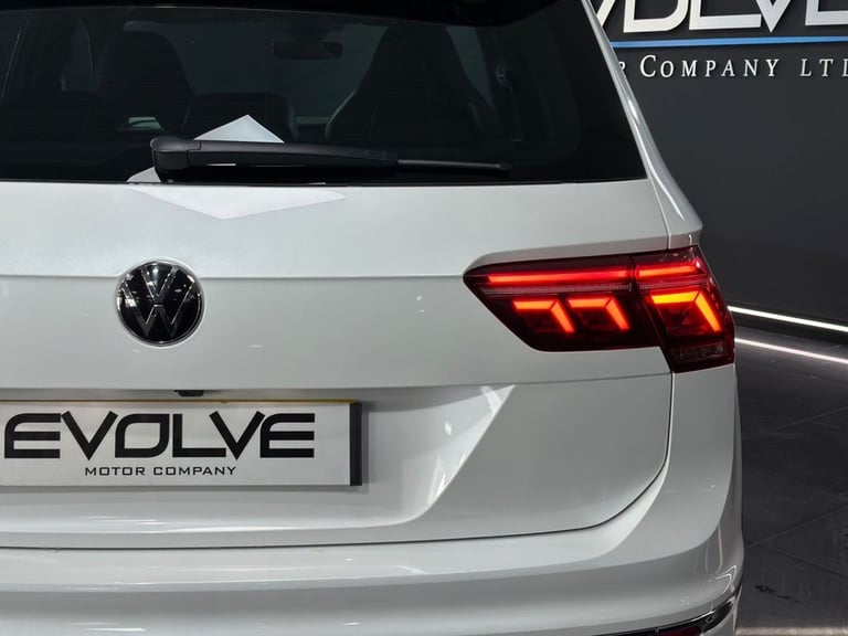 2021 71 VOLKSWAGEN TIGUAN 2.0 TSI R SUV 5DR PETROL DSG 4MOTION EURO 6 (S/S) (320
