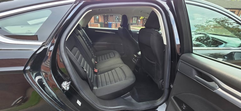 2018 Ford Mondeo 2.0 TDCi ECOnetic Zetec Edition 5dr HATCHBACK Diesel Manual