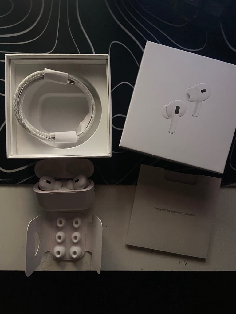 Apple Airpods 2nd Generation opened never used