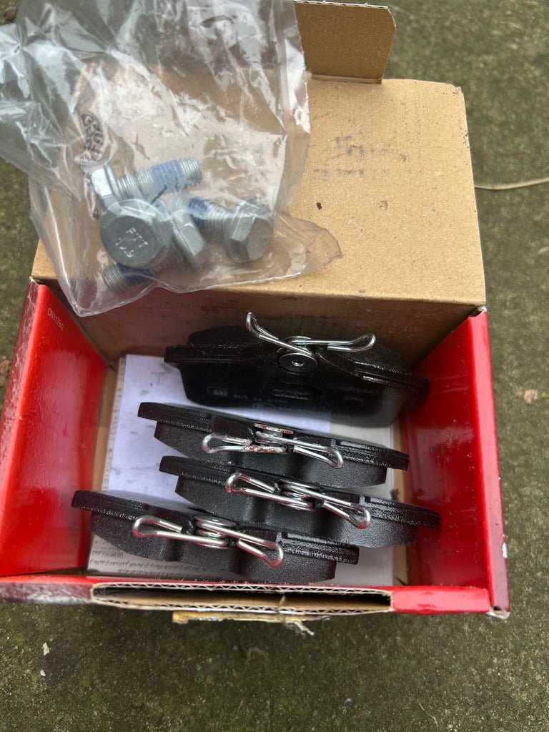 Eicher brake pads x 4
