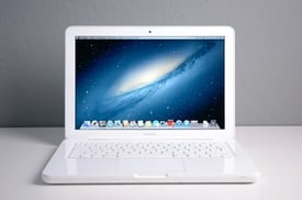 13.3" White MacBook Unibody 2.4GHz 8GB Ram 500GB Capture One Pro Photoshop illustrator QuarkXPress