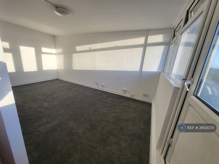 Studio flat in Caradoc Hall, Coventry, CV2 (#2652070)