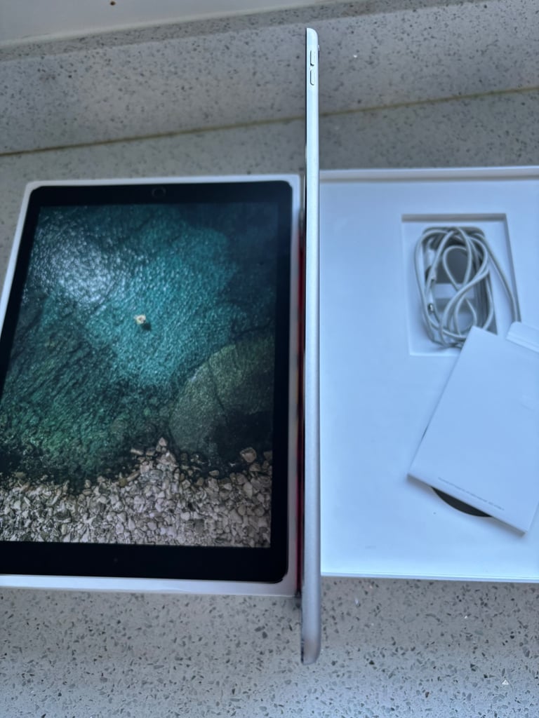Apple iPad Pro 2nd gen 12.9” 64gb 