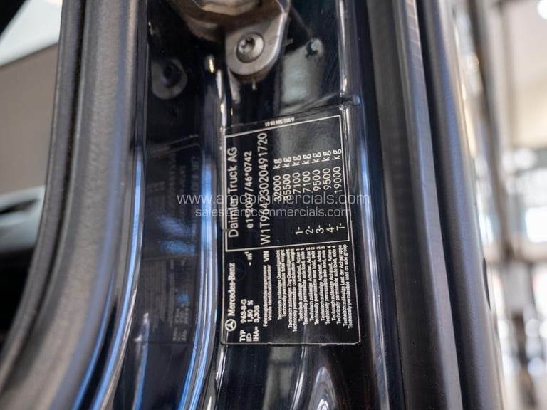 2021 (21) MERCEDES-BENZ AROCS 3240 8X4 TIPPER 32T